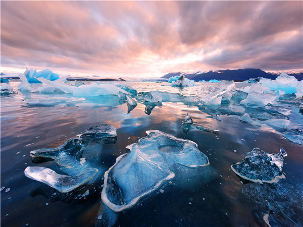 冰岛南岸-瓦特纳冰川-杰古沙龙冰河湖-钻石沙滩丨深入蓝冰洞探险与冰川徒步