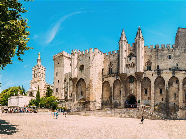 阿维农(Avignon) - 葛德(Gordes) - 塞南克修道院(Abbaye de Sénanque) - 阿维农(Avignon)(200公里)