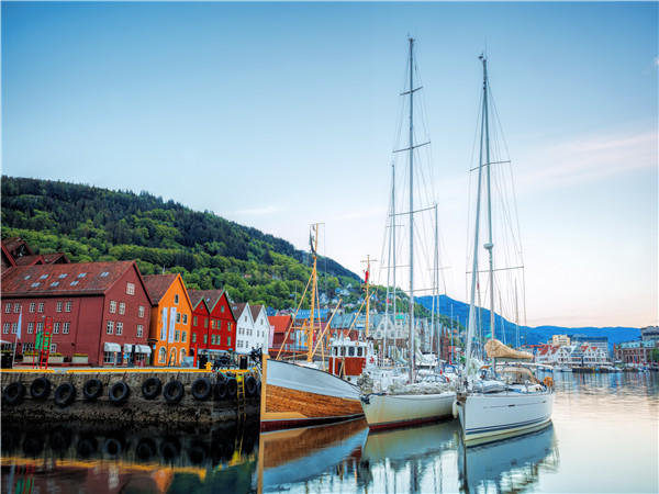盖罗（Geilo） —哈丹格峡湾（Hardanger Fjord） —柏根（Bergen）