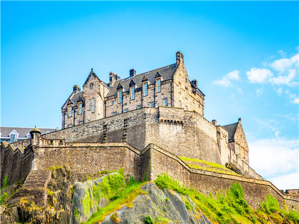 酒店出发—爱丁堡（花少足迹）—爱丁堡城堡—超快速豪华游轮—贝尔法斯特