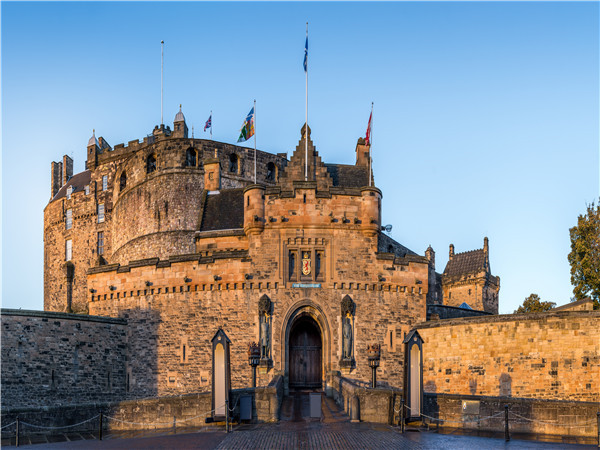酒店出发—“苏格兰首府”爱丁堡：▲爱丁堡城堡－爱丁堡自由行
