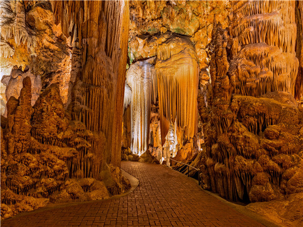卢雷洞—谢南多厄国家森林公园