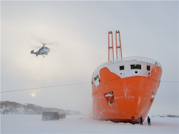 托尔尼奥-奥卢-赫尔辛基丨桑普号冰破轮出海破冰，体验超刺激海中冰浮