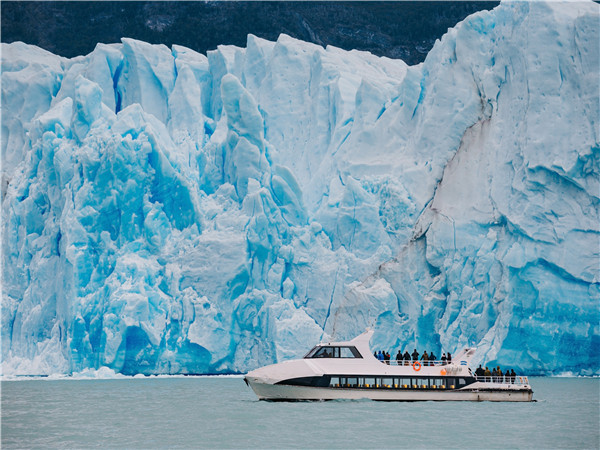 冰川探索游船